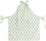 A stylish chef gift, this Pomegranate Inc. Apron Collection from Pomegranate Inc. features green tree patterns and a striped green and white trim. It’s designed with adjustable neck and waist ties plus a convenient front pocket.