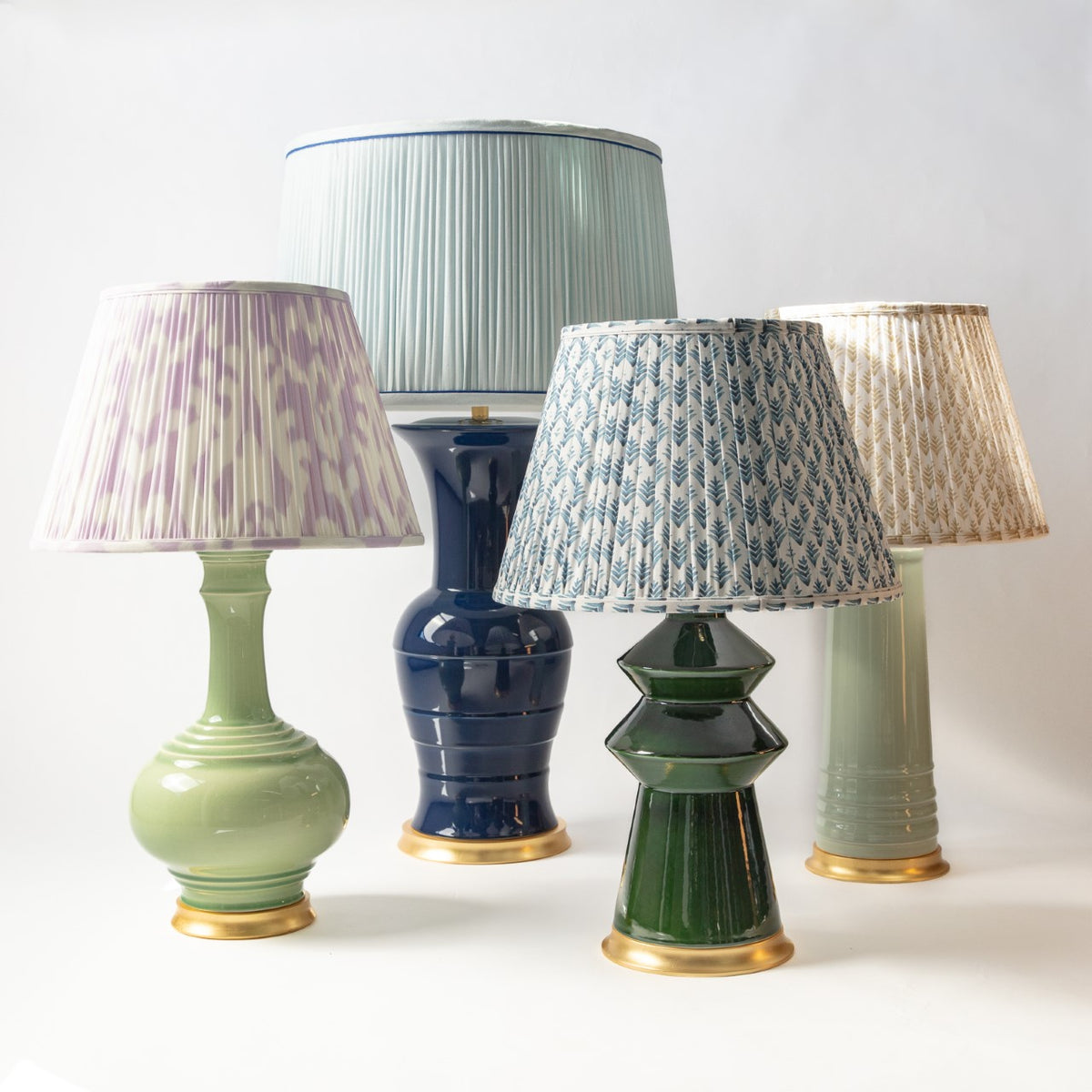 4 lamps with lampshades
