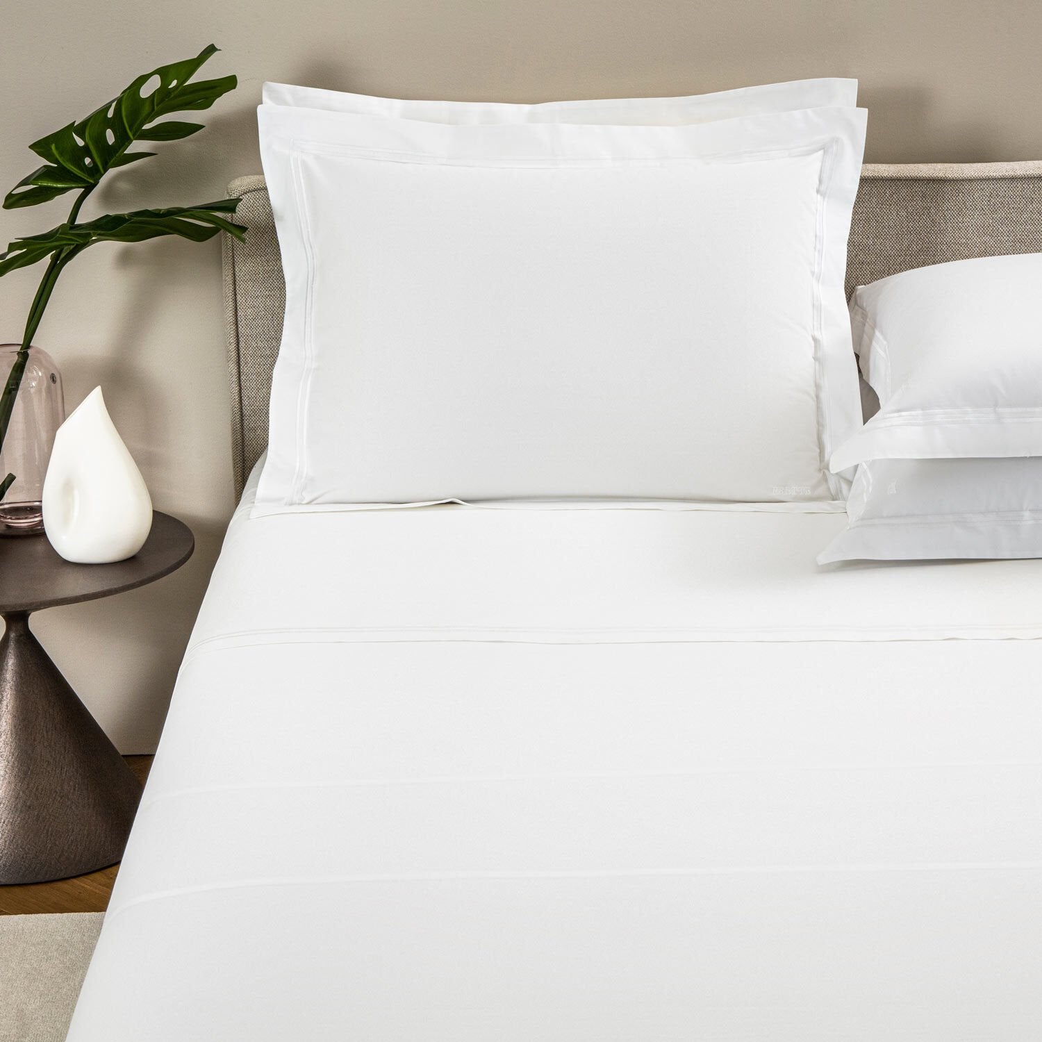 Classic White/Khaki Bedding Collection - Thumbnail 4