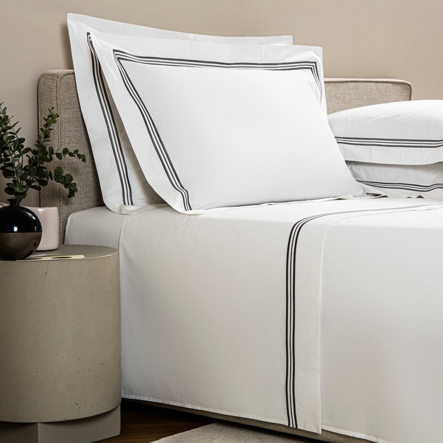 Triplo Bourdon White/Beige Bedding Collection - Thumbnail 5