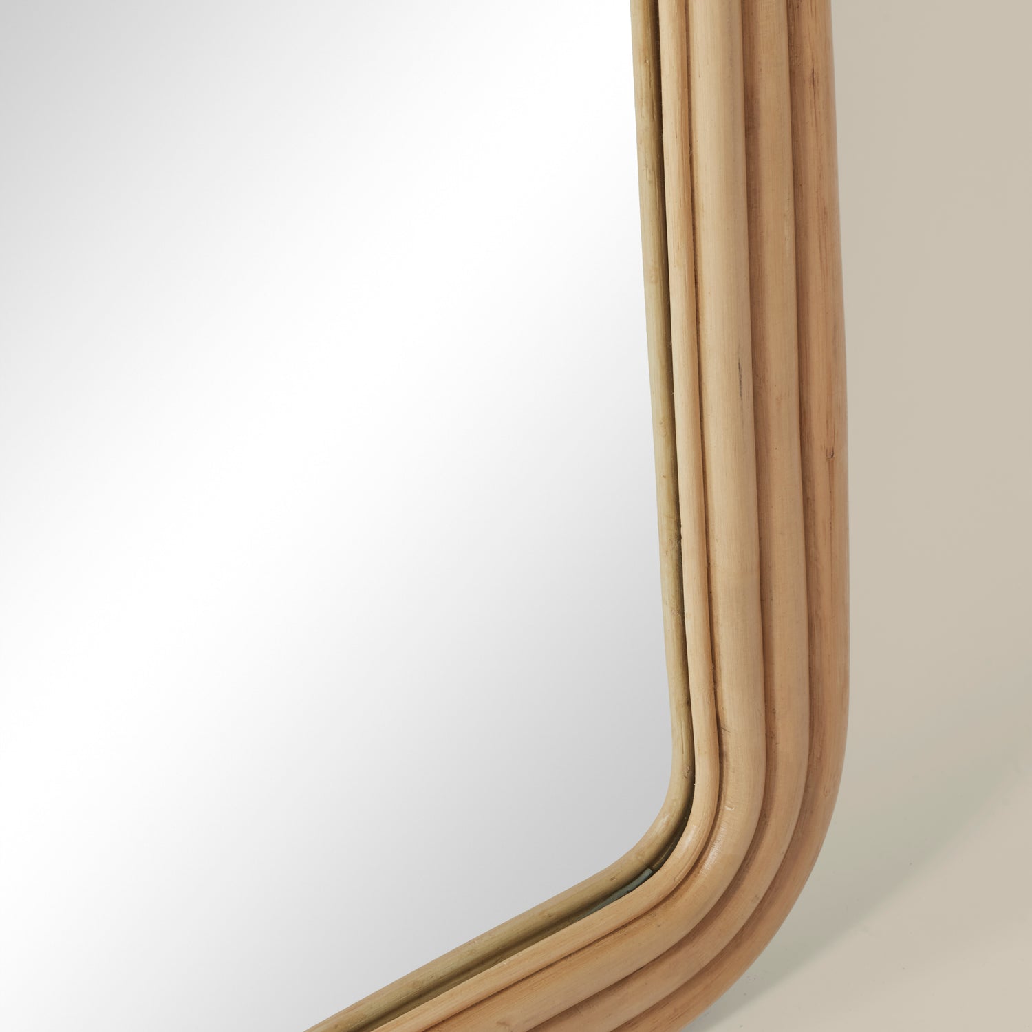 Selamat Pelicano Floor Mirror - Thumbnail 3