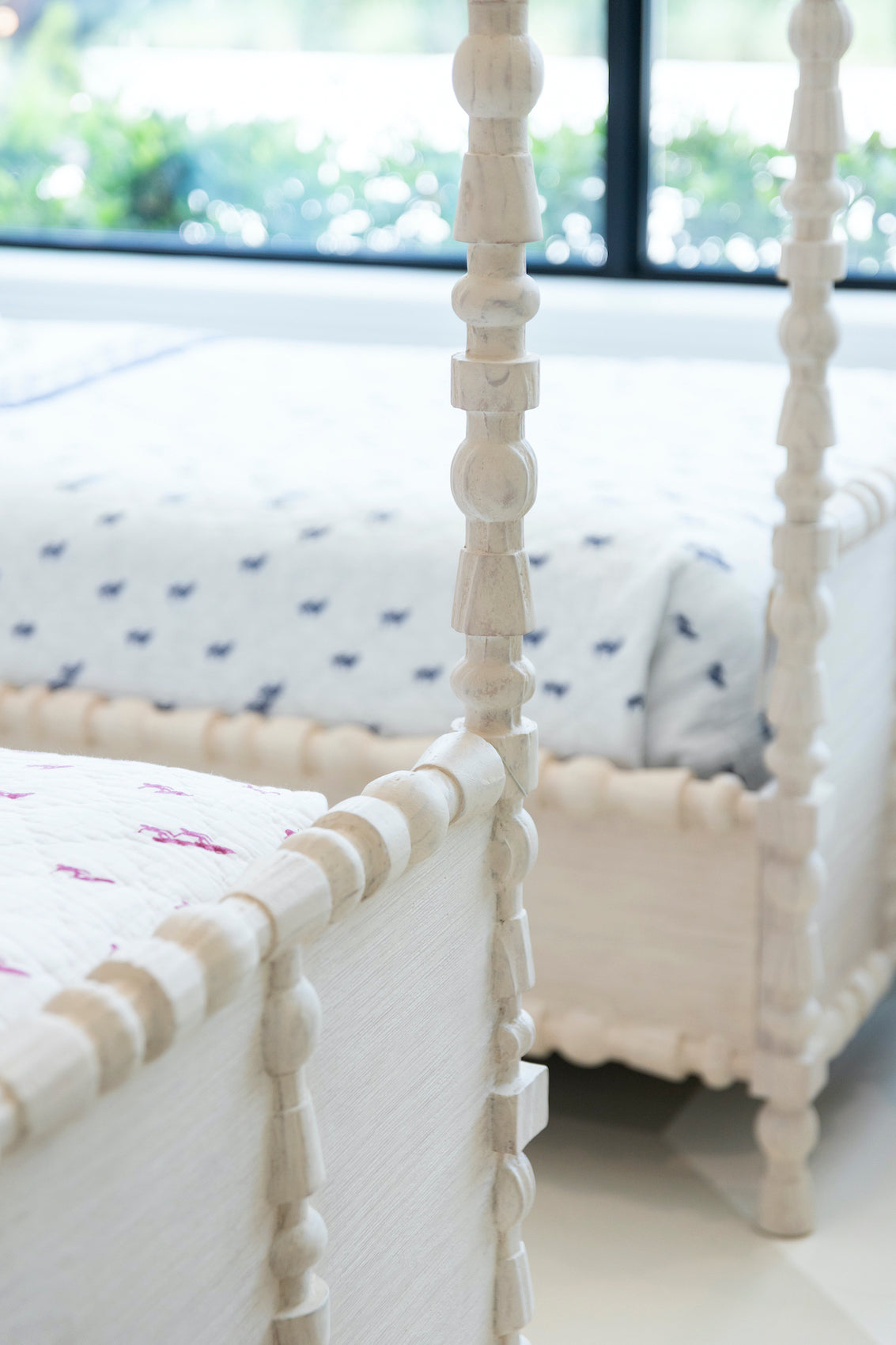 St. Tropez Canopy Bed - Thumbnail 3