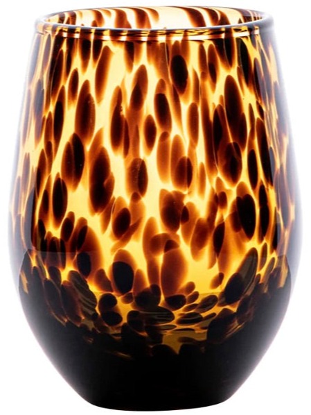Part of Juliska’s Puro Tortoiseshell Drinkware Collection, this small tumbler features a brown and amber tortoiseshell pattern—perfect for serving handcrafted cocktails in style.