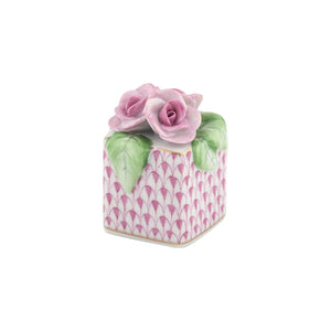Herend "Roses in Vase" small hexagonal porcelain box, hand painted with a pink fish scale pattern and topped with two pink roses and green leaves.