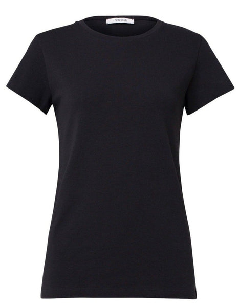 A casual women's Dorothee Schumacher All Time Favorites O-Neck Tee in a signature fit made from cotton-jersey.